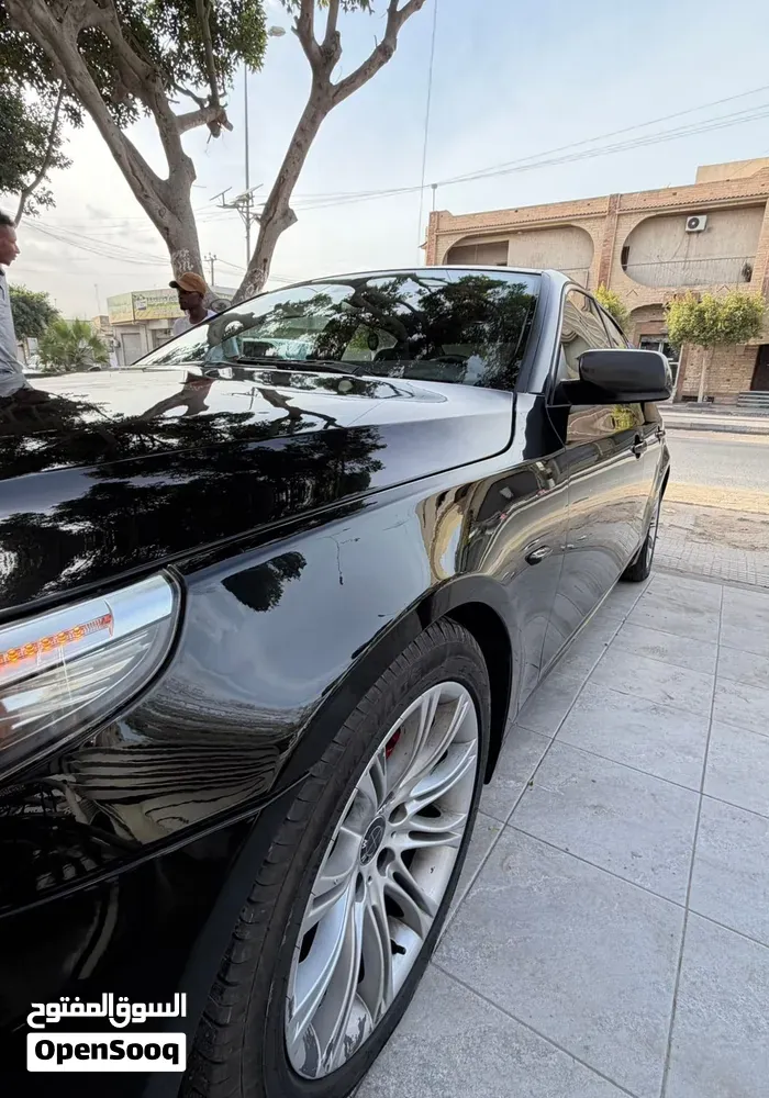 BMW 5 Series 2010 photo 2