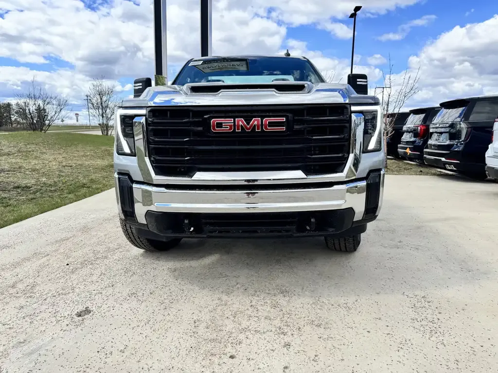 GMC Sierra 3500Hd 2026 photo 2