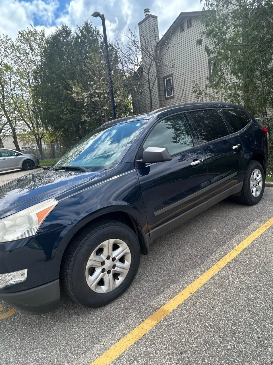 Chevrolet Traverse 2010 photo 3