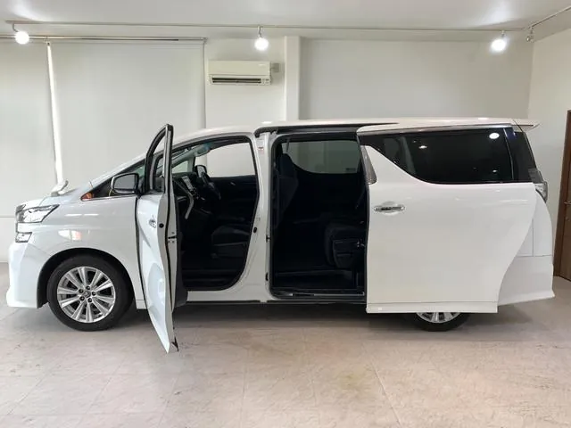 Toyota Vellfire 2015 photo 4