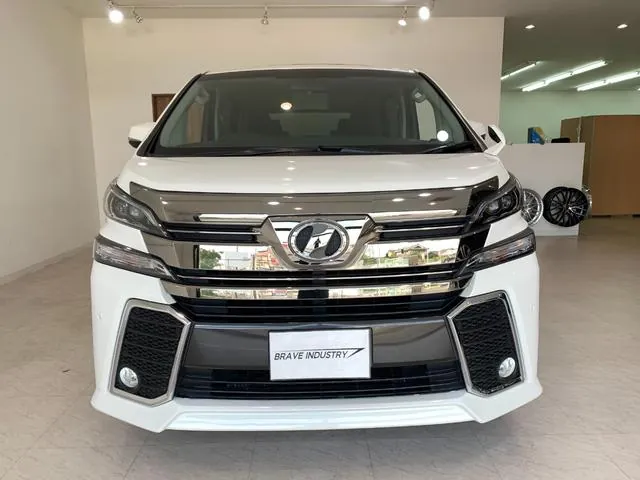 Toyota Vellfire 2015 photo 2