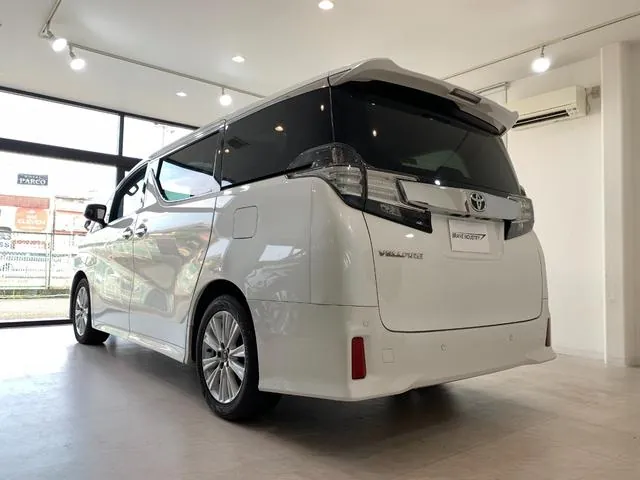 Toyota Vellfire 2015 photo 5