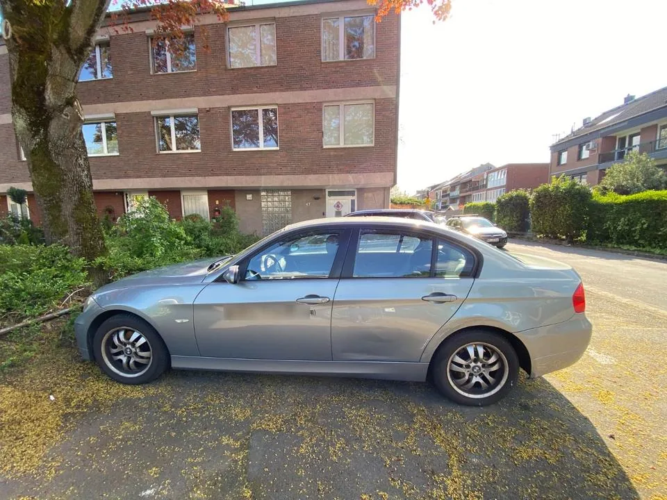 BMW 318I