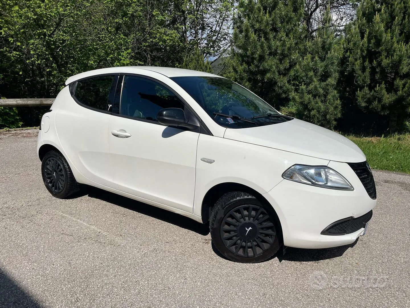Lancia Ypsilon 2015 photo 2