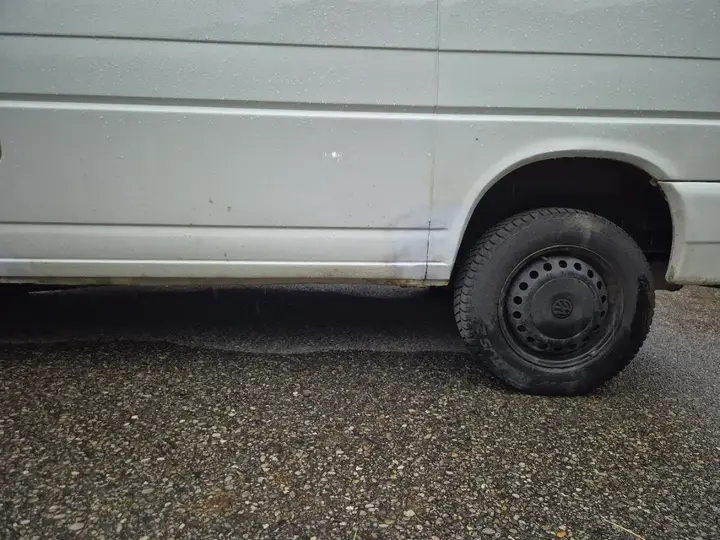 Volkswagen T4 1998 photo 3