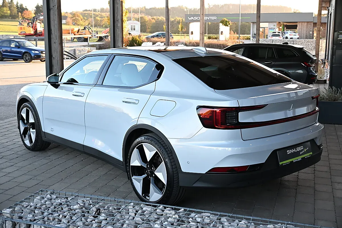 Polestar 2 2023 photo 3