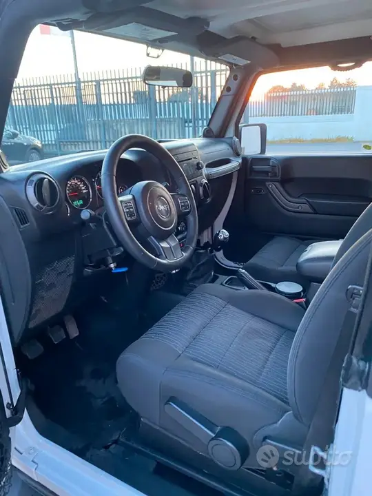 Jeep Wrangler 2011 photo 5