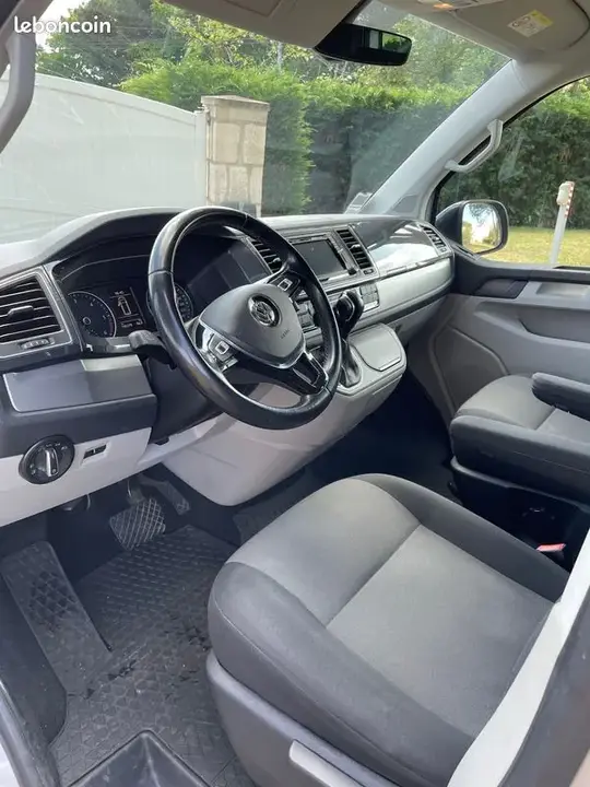 Volkswagen Transporter 2018 photo 4