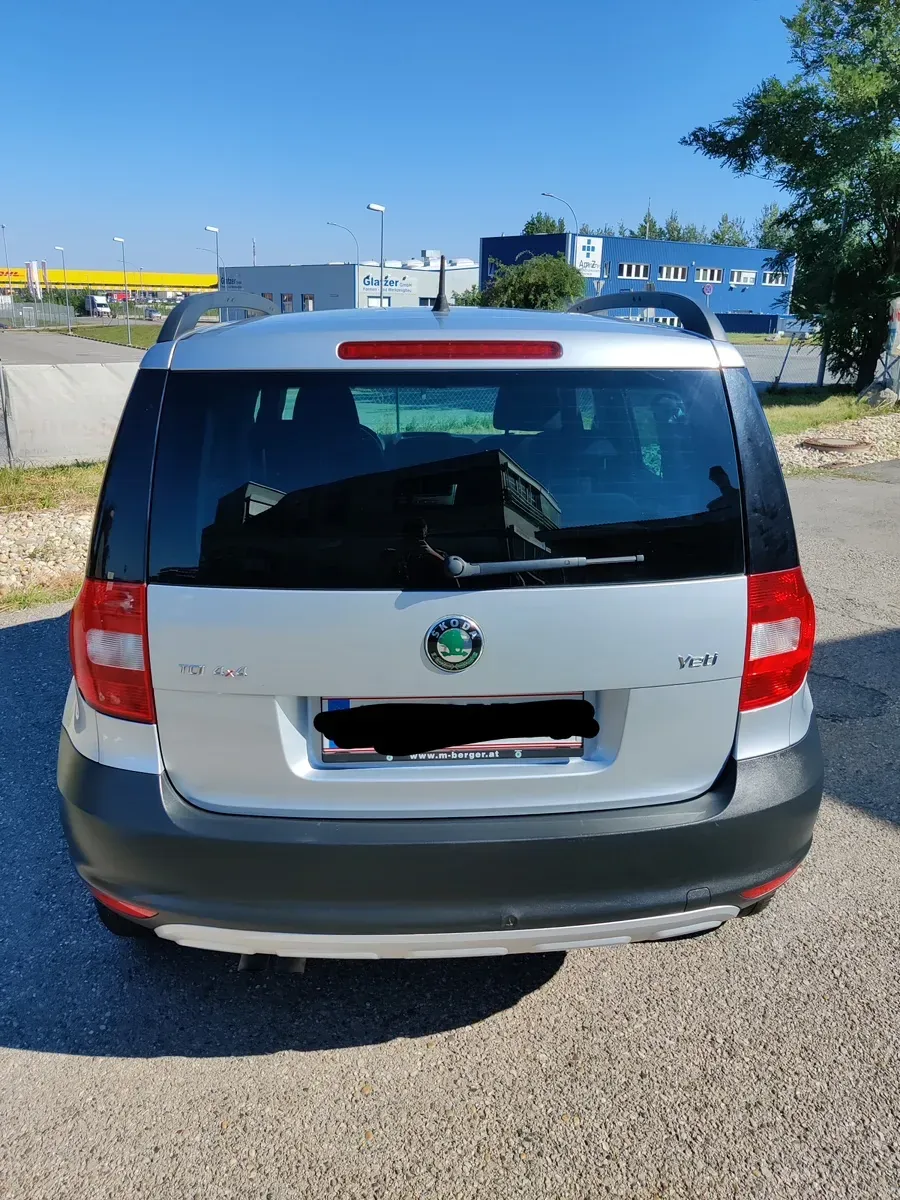 Skoda Yeti 2012 photo 3