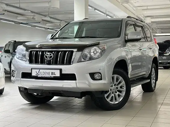 Toyota Land Cruiser 2013 photo 2