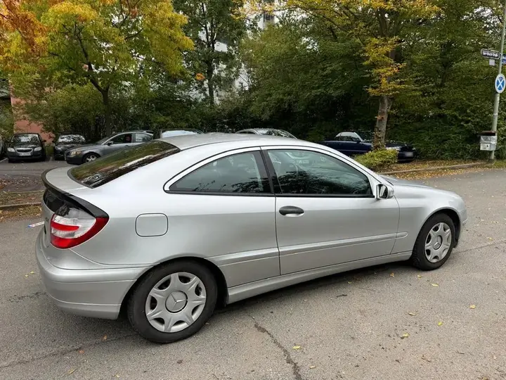 Mercedes-Benz C180