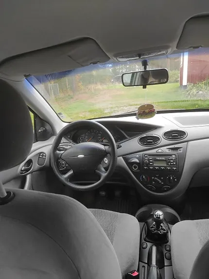 Ford Focus 1999 photo 4