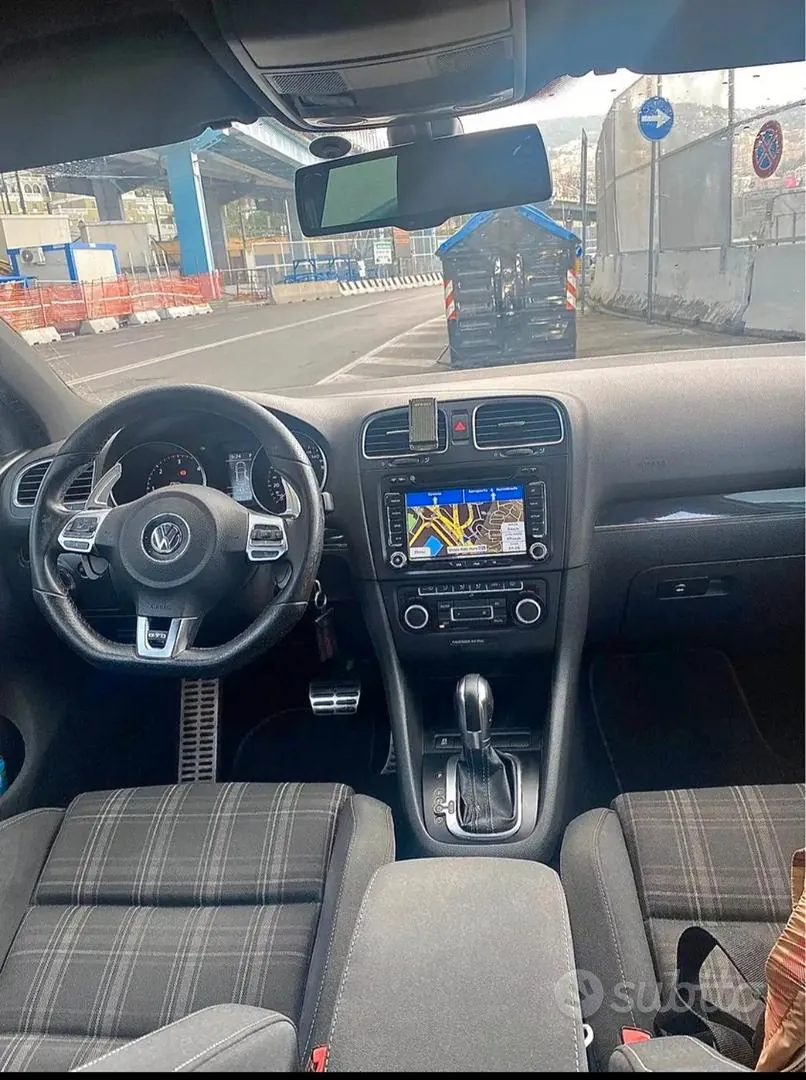 Volkswagen Golf 2012 photo 2