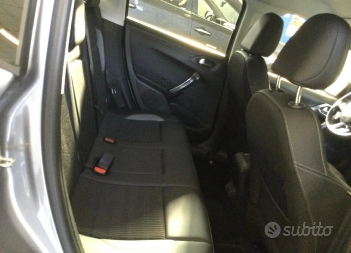 Peugeot 2008 2019 photo 4