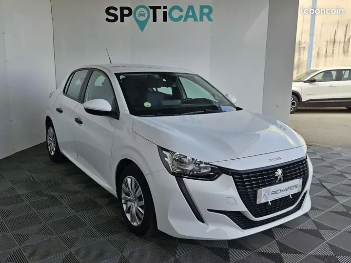 Peugeot 208 2021 photo 3