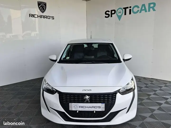 Peugeot 208 2021 photo 2