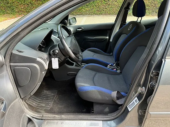 Peugeot 206 2012 photo 4