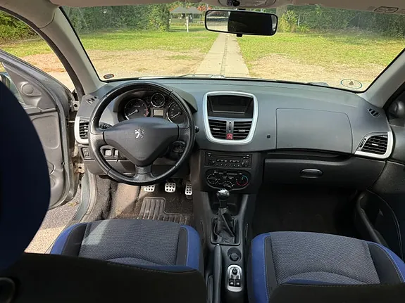 Peugeot 206 2012 photo 5