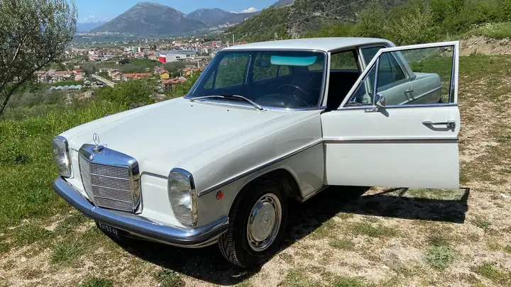 Mercedes-Benz 200