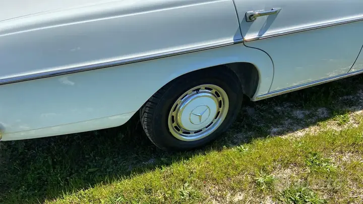 Mercedes-Benz 200 1971 photo 5