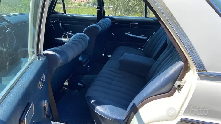 Mercedes-Benz 200 1971 photo 3