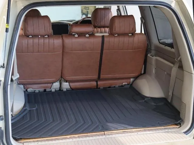 Toyota Land Cruiser 100 2004 photo 2
