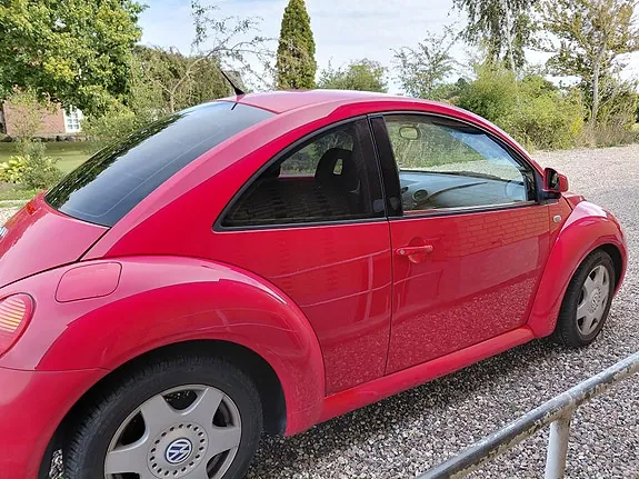 Volkswagen New Beetle 1998 photo 3