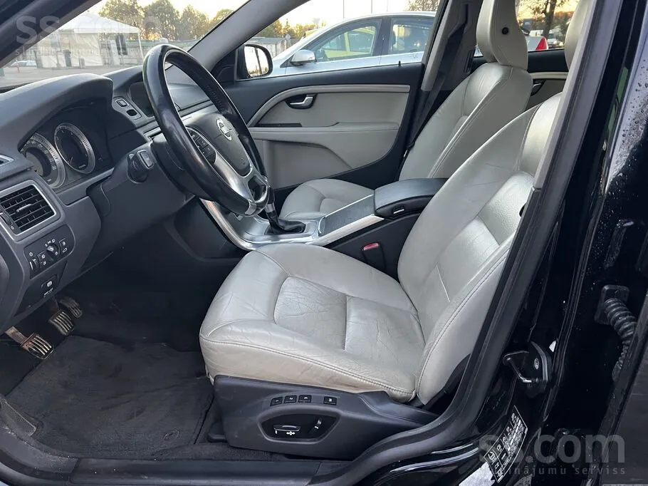 Volvo V70 2012 photo 5