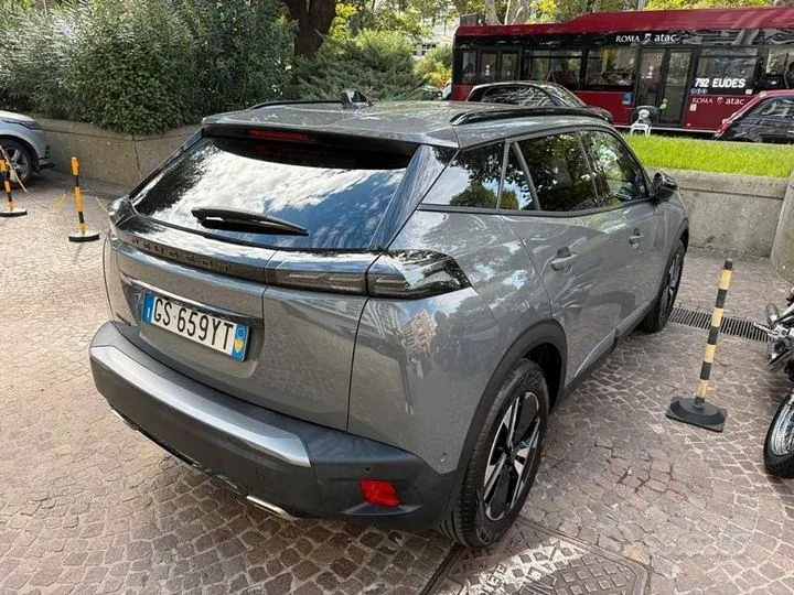 Peugeot 2008 2024 photo 2