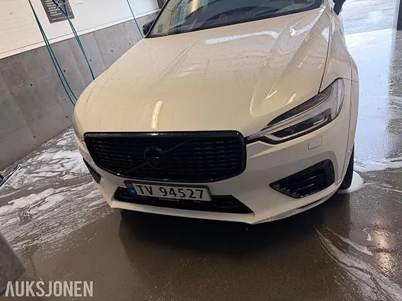 Volvo Xc60 2019 photo 2