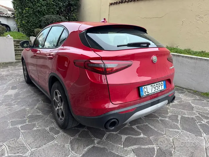 Alfa Romeo Stelvio 2022 photo 2