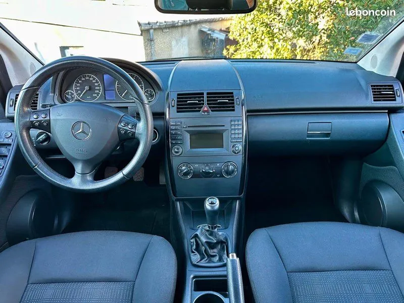 Mercedes-Benz A-Class 2009 photo 3