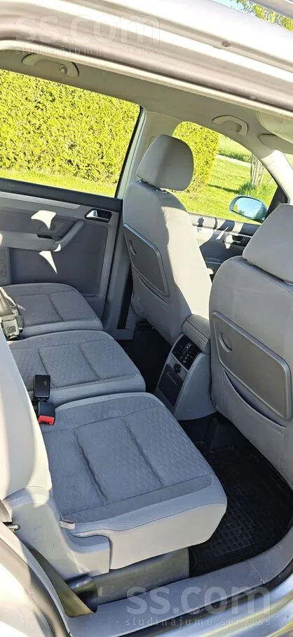 Volkswagen Touran 2008 photo 5