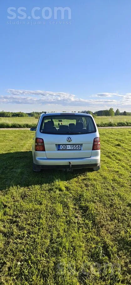 Volkswagen Touran 2008 photo 2