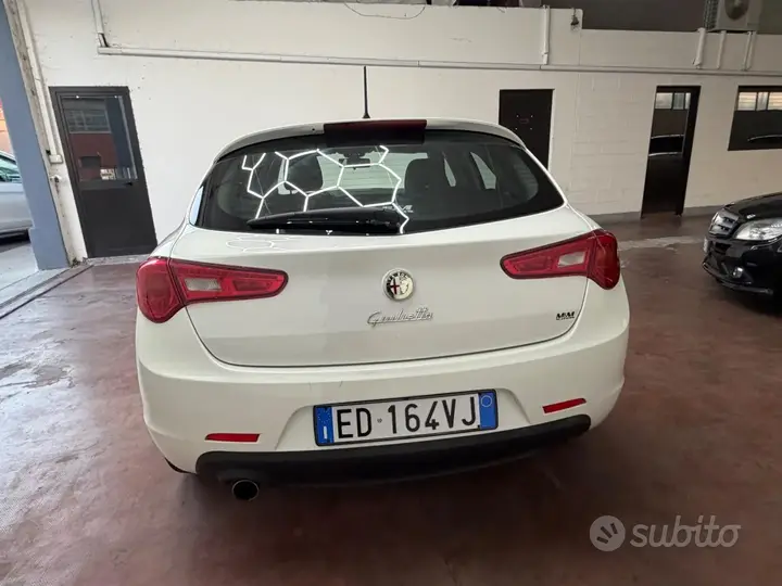 Alfa Romeo Giulietta 2010 photo 5