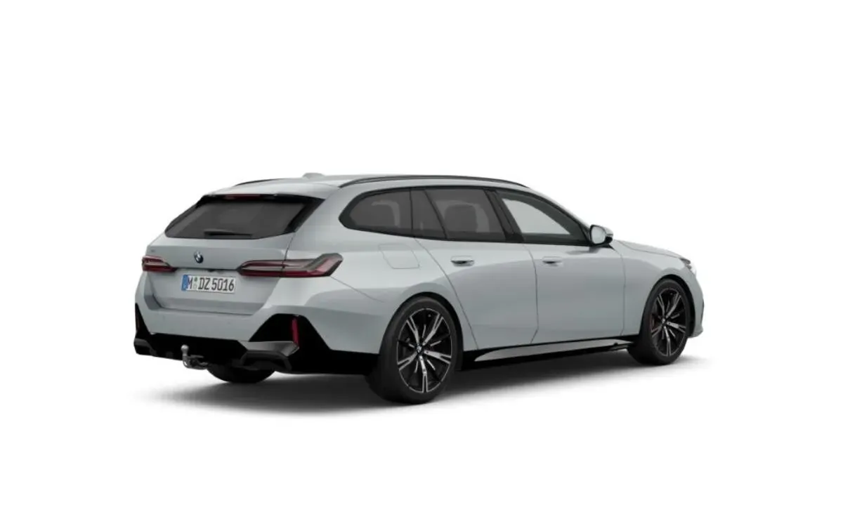 BMW 5 Series photo 3