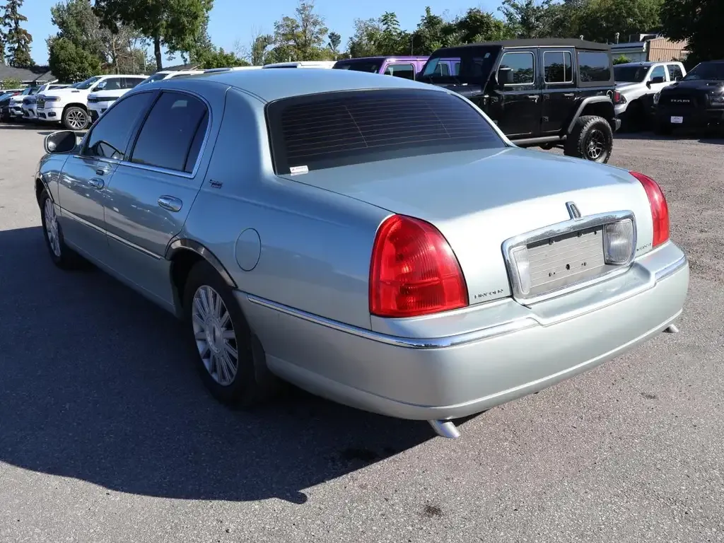 Lincoln Town Car 2007 photo 3