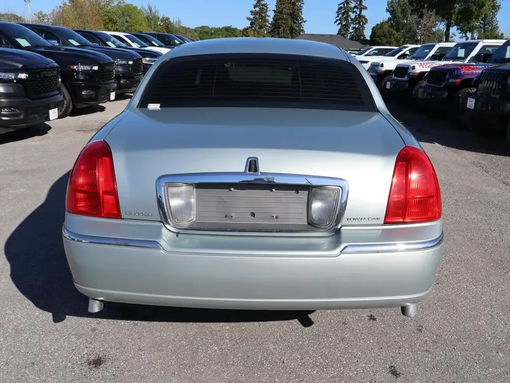 Lincoln Town Car 2007 photo 4