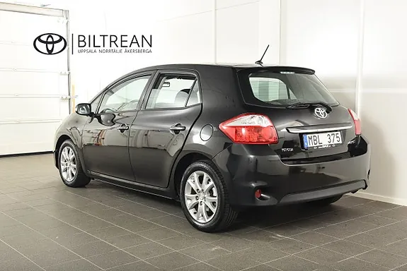 Toyota Auris 2011 photo 3