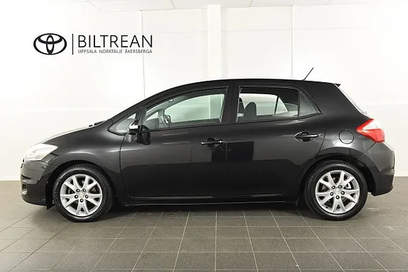 Toyota Auris 2011 photo 2