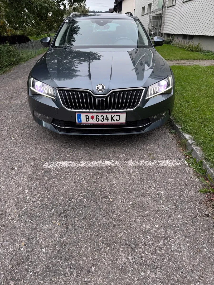 Skoda Superb 2019 photo 3