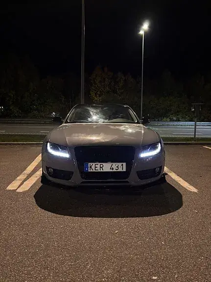 Audi S5 2010 photo 4