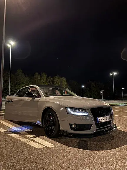 Audi S5 2010 photo 3