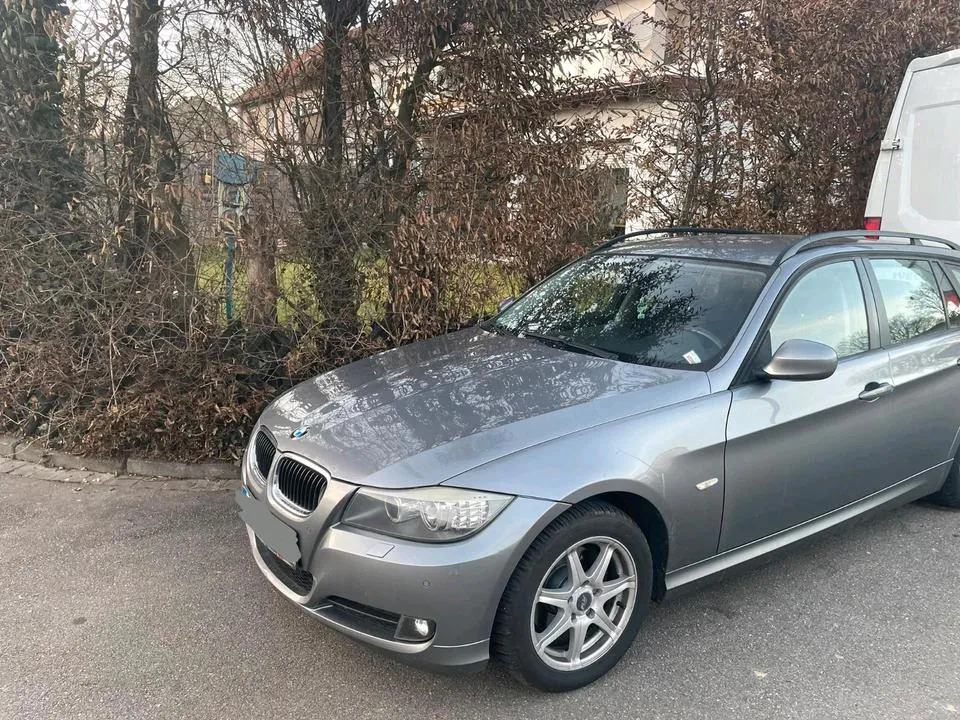 BMW 318I