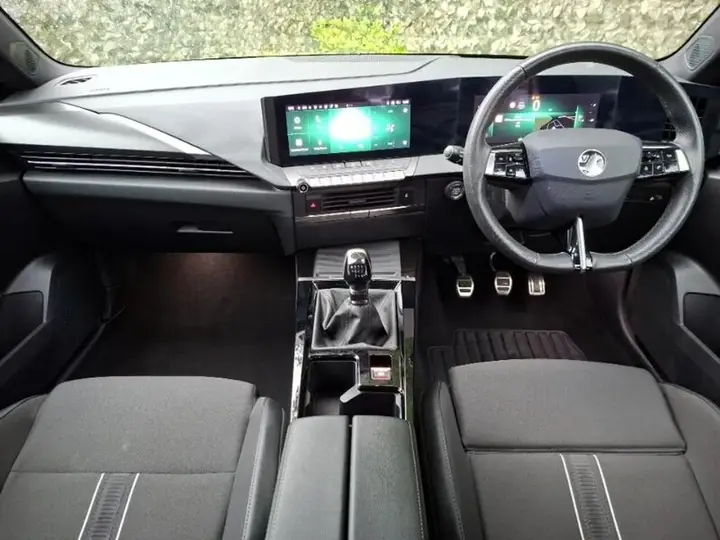 Vauxhall Astra 2023 photo 3