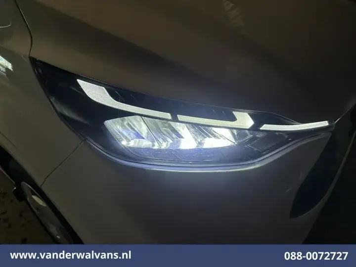 Ford Transit Custom 2024 photo 3