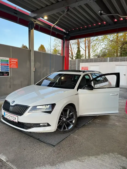 Skoda Superb 2017 photo 2