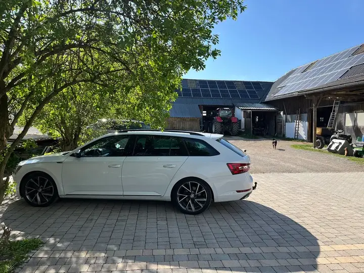Skoda Superb 2017 photo 3