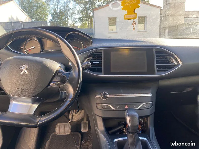 Peugeot 308 2016 photo 2