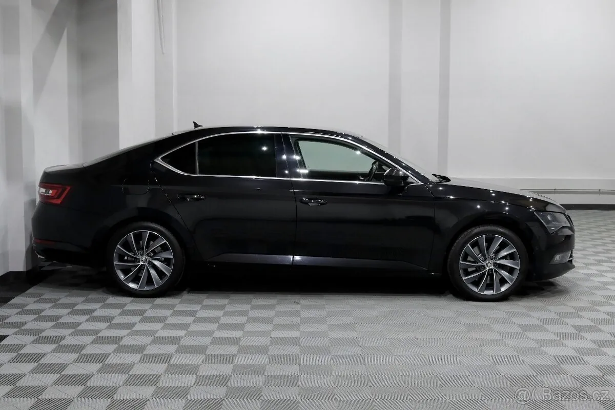 Skoda Superb 2018 photo 3